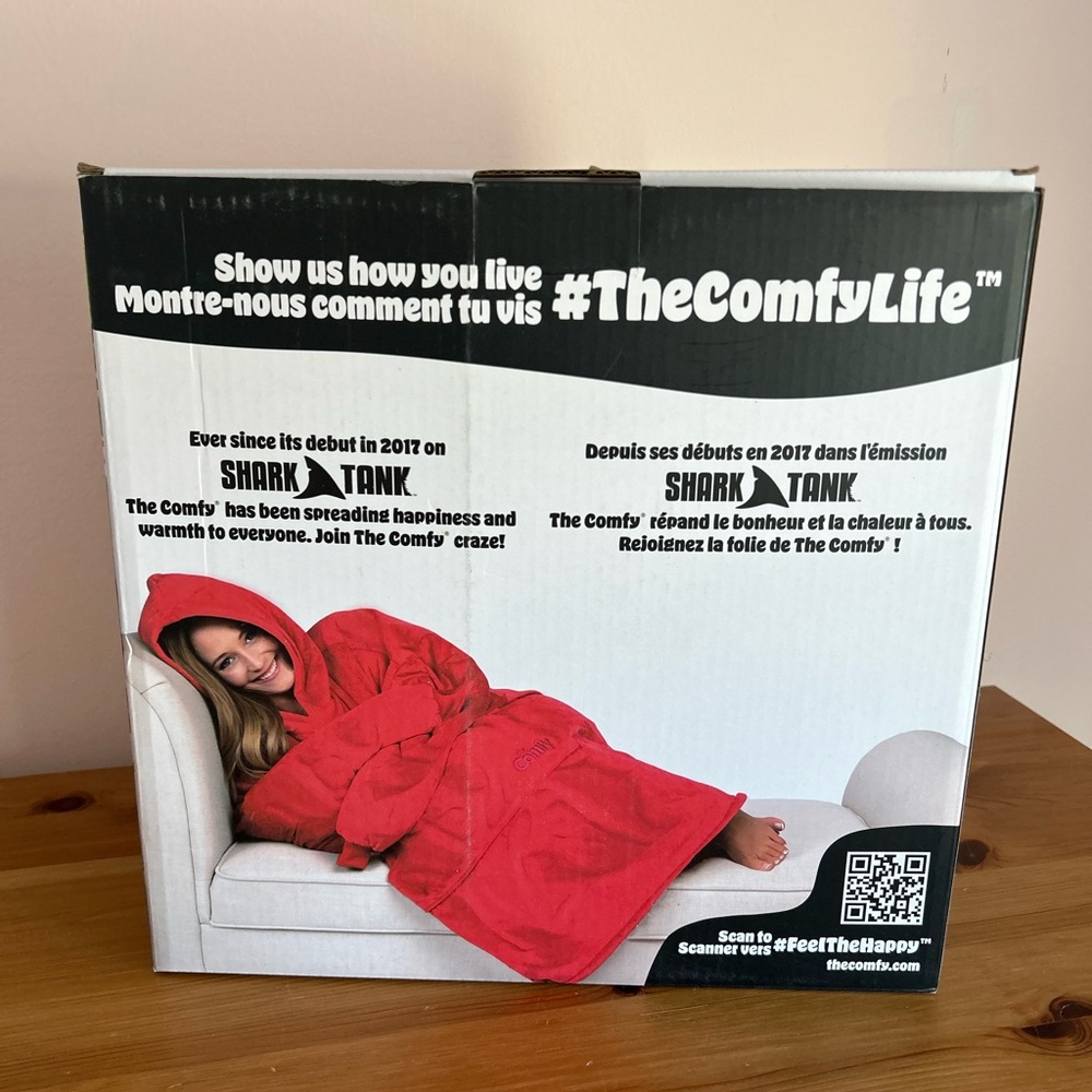 The Comfy Wearable Blanket - Picture 3 of 12